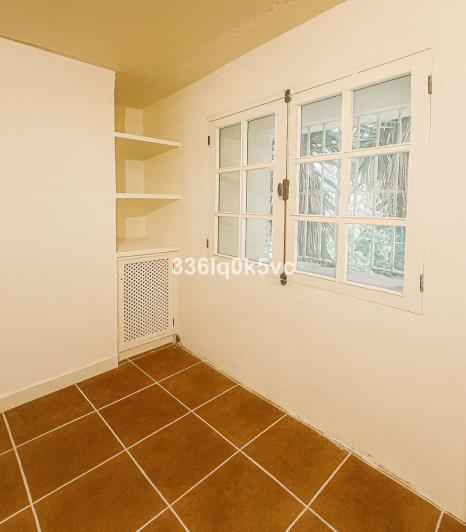 Image No.27-5 Bed Villa / Detached for sale