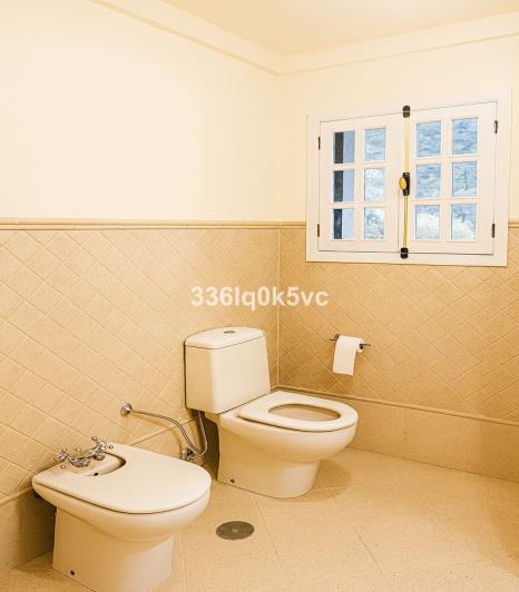 Image No.30-5 Bed Villa / Detached for sale