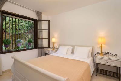 8-e64a9055bba3e77ac8aca3b893cdf826