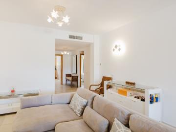 8-e64a9055bba3e77ac8aca3b893cdf826