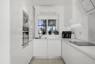 10-bb915d1cb19341576dcdc994b81ab9c5