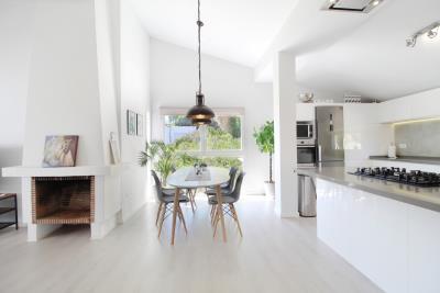 10-bb915d1cb19341576dcdc994b81ab9c5