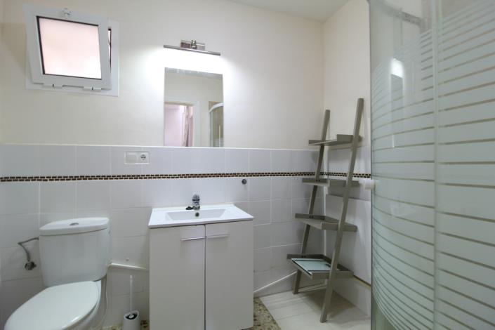 Image No.12-3 Bed Semi-Detached for sale