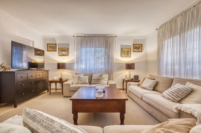 Image No.3-4 Bed Villa / Detached for sale