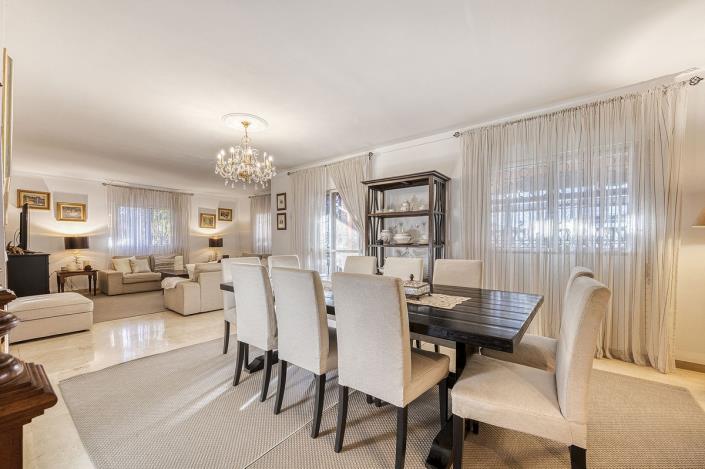 Image No.6-4 Bed Villa / Detached for sale