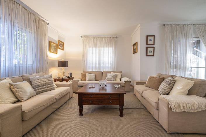 Image No.7-4 Bed Villa / Detached for sale