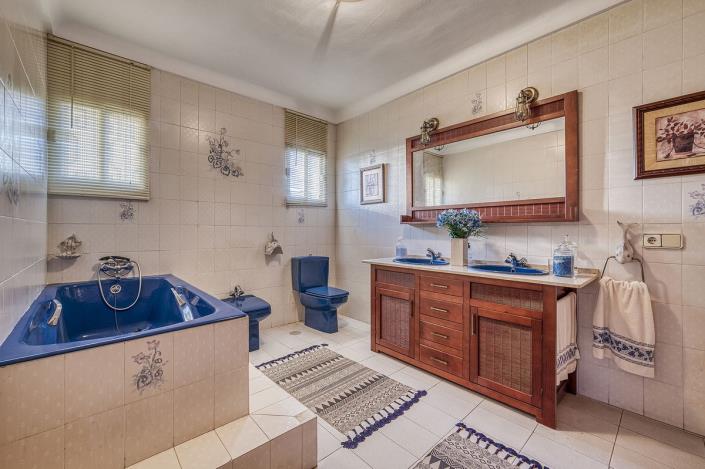 Image No.29-4 Bed Villa / Detached for sale