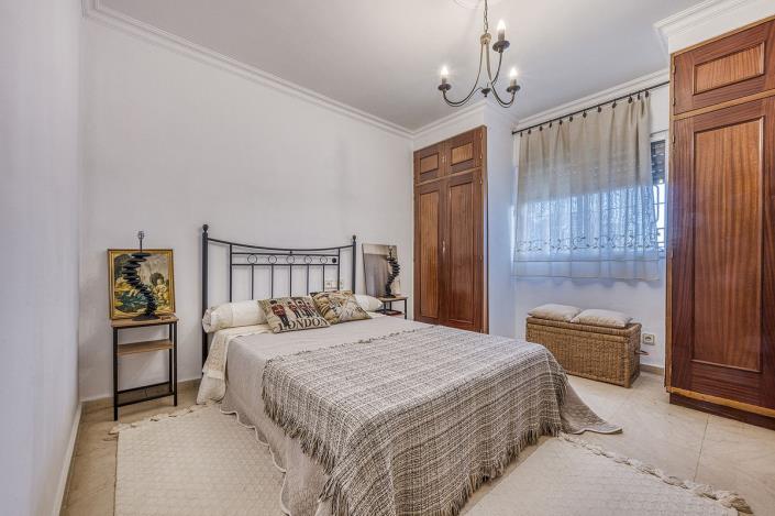 Image No.31-4 Bed Villa / Detached for sale