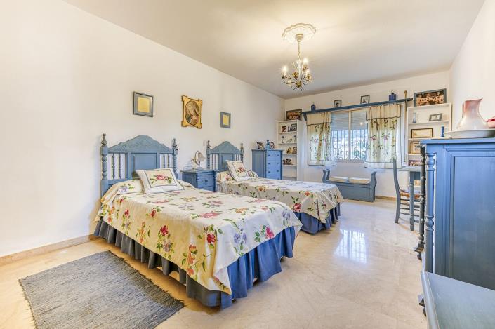 Image No.35-4 Bed Villa / Detached for sale