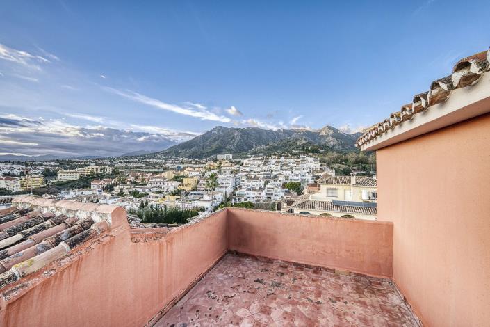 Image No.37-4 Bed Villa / Detached for sale