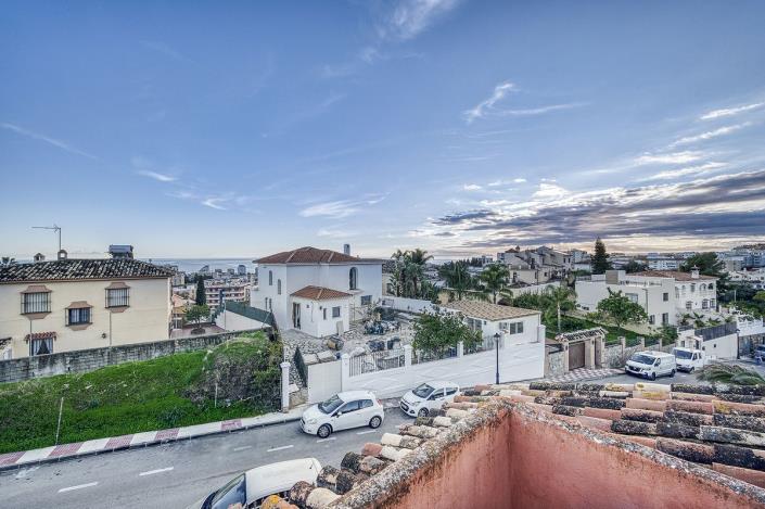 Image No.38-4 Bed Villa / Detached for sale