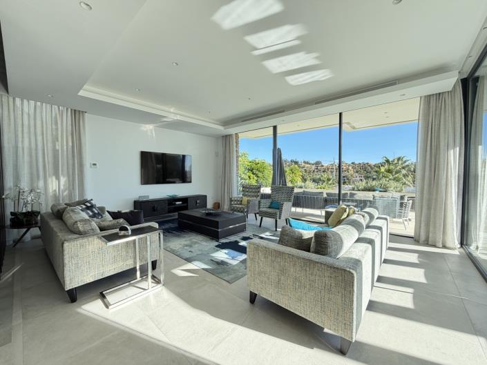 Image No.2-4 Bed Villa / Detached for sale