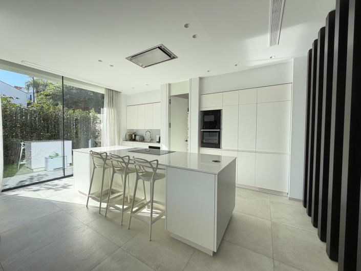 Image No.6-4 Bed Villa / Detached for sale