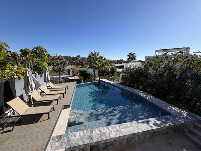 Image No.11-4 Bed Villa / Detached for sale