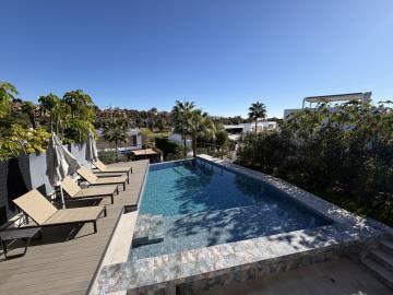 11-20939a0134ad724a8cb2a801094d15a4