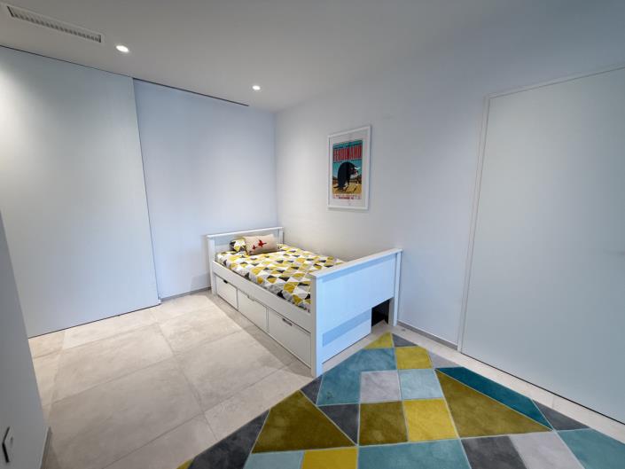 Image No.15-4 Bed Villa / Detached for sale