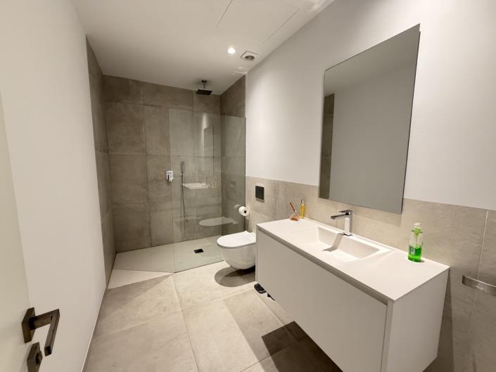 Image No.18-4 Bed Villa / Detached for sale