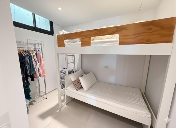 Image No.19-4 Bed Villa / Detached for sale