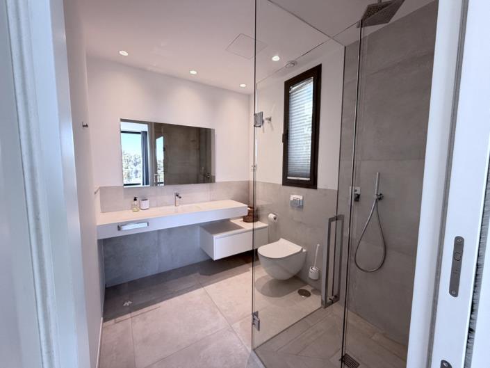 Image No.22-4 Bed Villa / Detached for sale