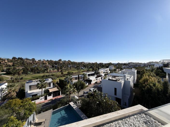 Image No.31-4 Bed Villa / Detached for sale