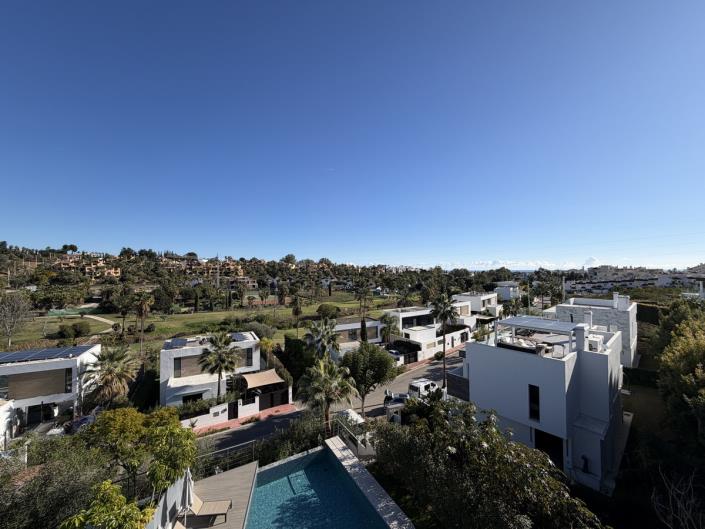 Image No.32-4 Bed Villa / Detached for sale