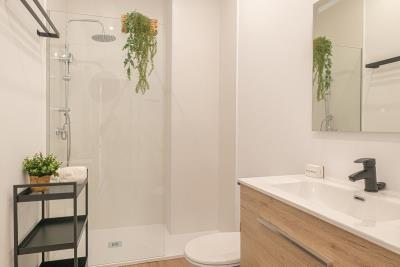 10-bb915d1cb19341576dcdc994b81ab9c5