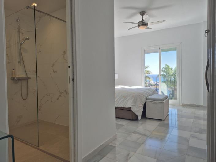 Image No.11-3 Bed Apartment for sale