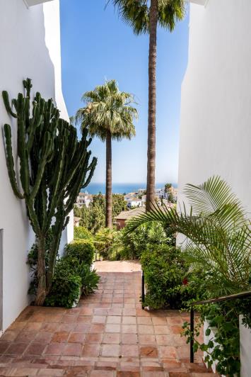 Image No.25-3 Bed Apartment for sale