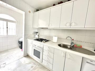 11-20939a0134ad724a8cb2a801094d15a4