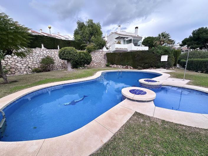 Image No.24-4 Bed Townhouse for sale