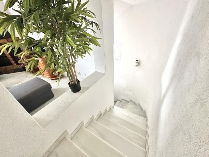 Image No.25-4 Bed Townhouse for sale