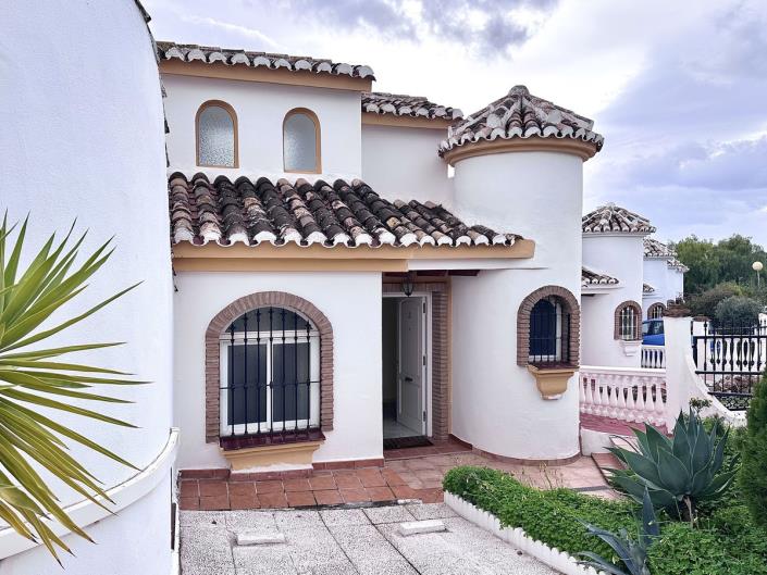 Image No.26-4 Bed Townhouse for sale