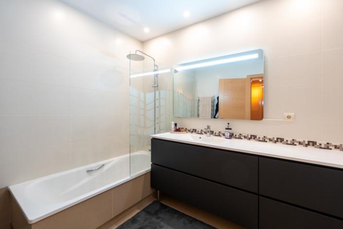 Image No.28-2 Bed Apartment for sale