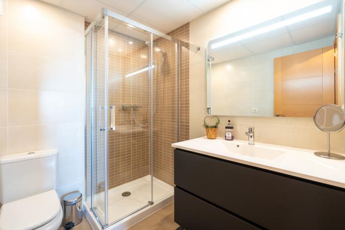 Image No.32-2 Bed Apartment for sale