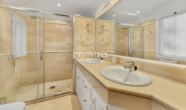 Image No.9-Appartement de 3 chambres à vendre à Elviria