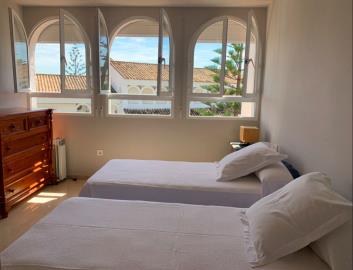 12-53013098fcab6c38b1379cd33298e050