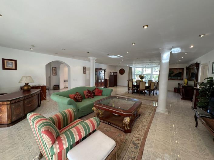 Image No.3-5 Bed Villa / Detached for sale