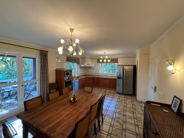 Image No.5-5 Bed Villa / Detached for sale