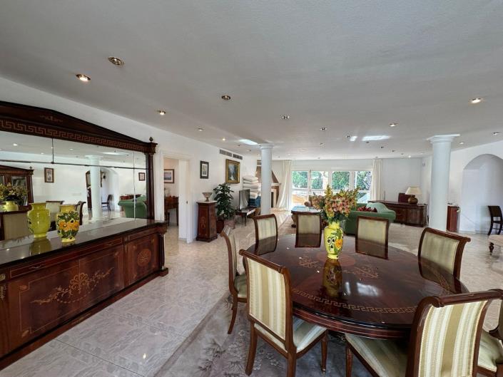 Image No.15-5 Bed Villa / Detached for sale