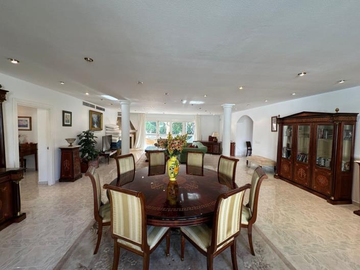 Image No.16-5 Bed Villa / Detached for sale