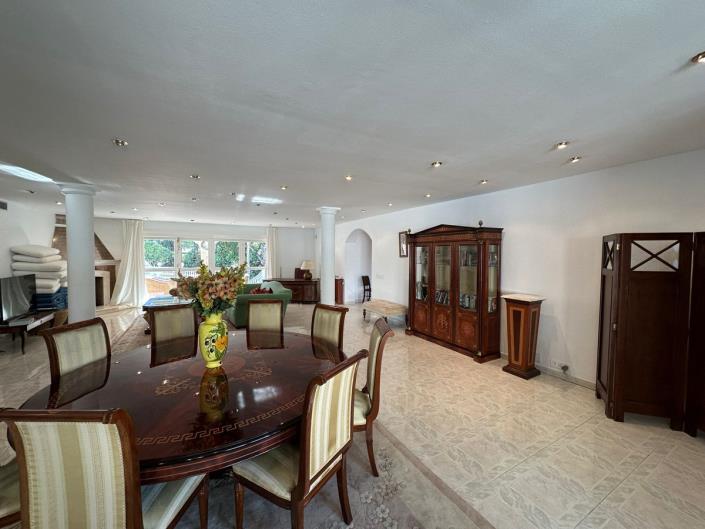 Image No.17-5 Bed Villa / Detached for sale