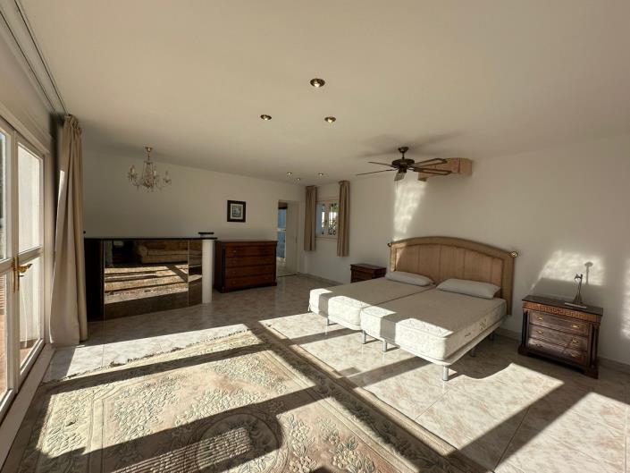 Image No.19-5 Bed Villa / Detached for sale