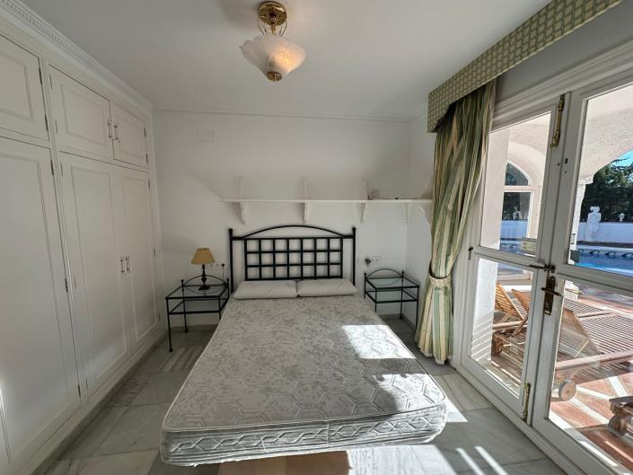 Image No.23-5 Bed Villa / Detached for sale