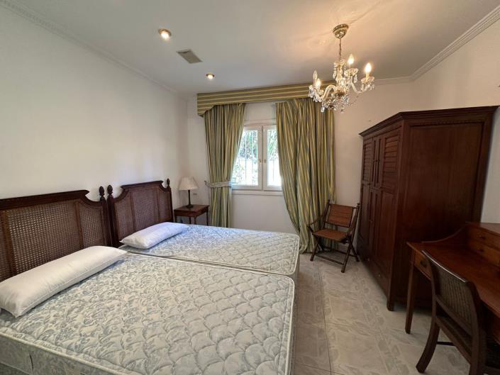 Image No.27-5 Bed Villa / Detached for sale