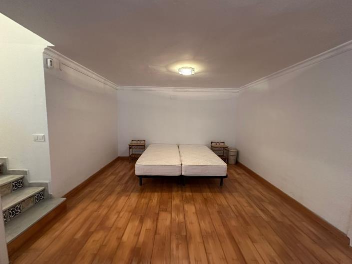 Image No.28-5 Bed Villa / Detached for sale