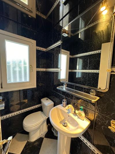 Image No.30-5 Bed Villa / Detached for sale