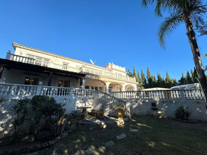 Image No.36-5 Bed Villa / Detached for sale