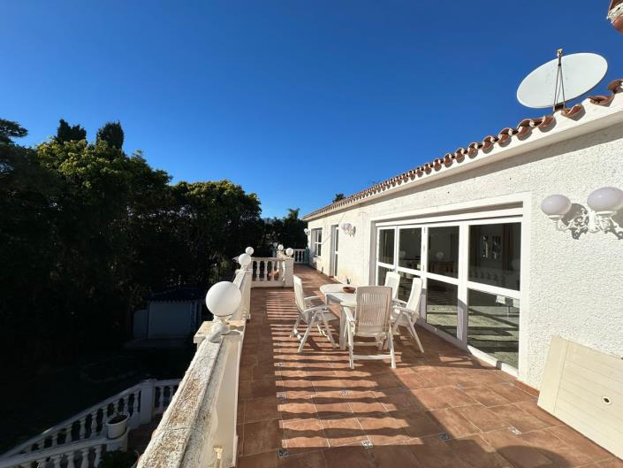 Image No.41-5 Bed Villa / Detached for sale