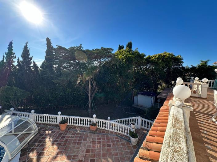 Image No.43-5 Bed Villa / Detached for sale