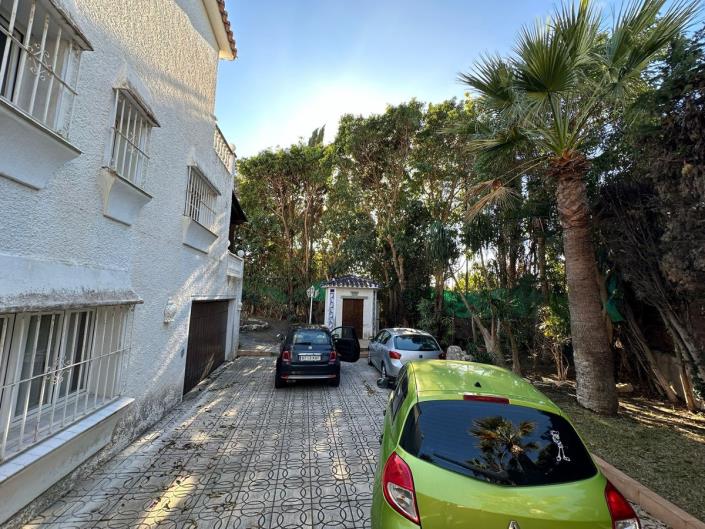 Image No.51-5 Bed Villa / Detached for sale